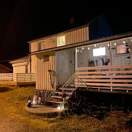 Stort Og Koselig Hjem I Landlige Omgivelser Ferienhaus Russenes