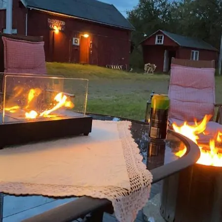Stort Og Koselig Hjem I Landlige Omgivelser